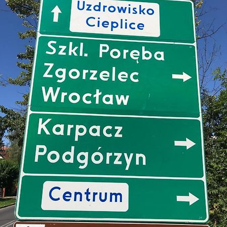Apartament C18 Jelenia Gora Bagian luar foto