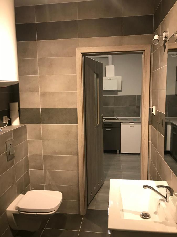 Apartament C18 Jelenia Gora Bagian luar foto