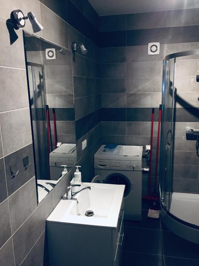 Apartament C18 Jelenia Gora Bagian luar foto