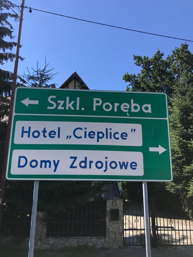 Apartament C18 Jelenia Gora Bagian luar foto